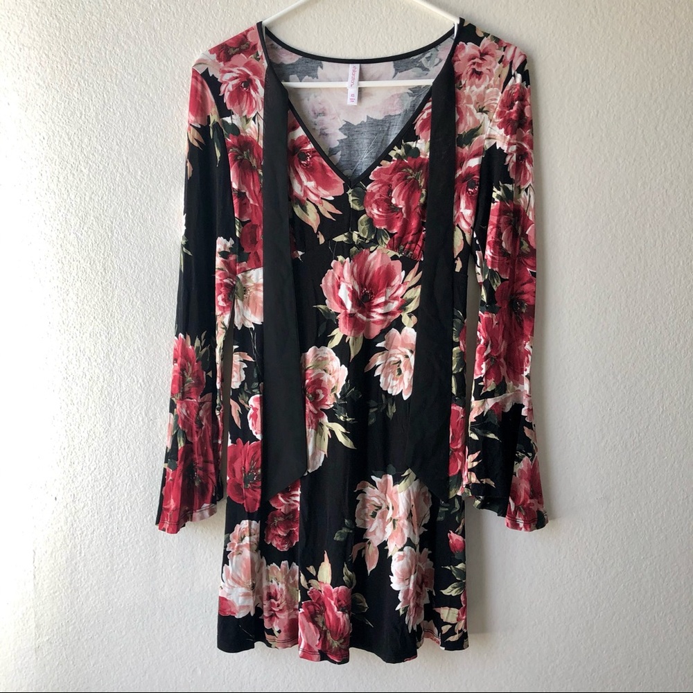 Xhilaration Floral Roses Bell Sleeve Dress